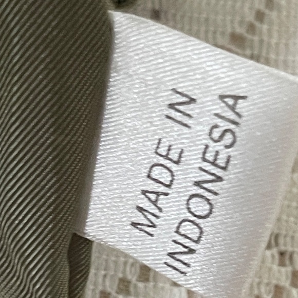 THE Sak Crochet Shoulder Bag - Picture 4 of 9